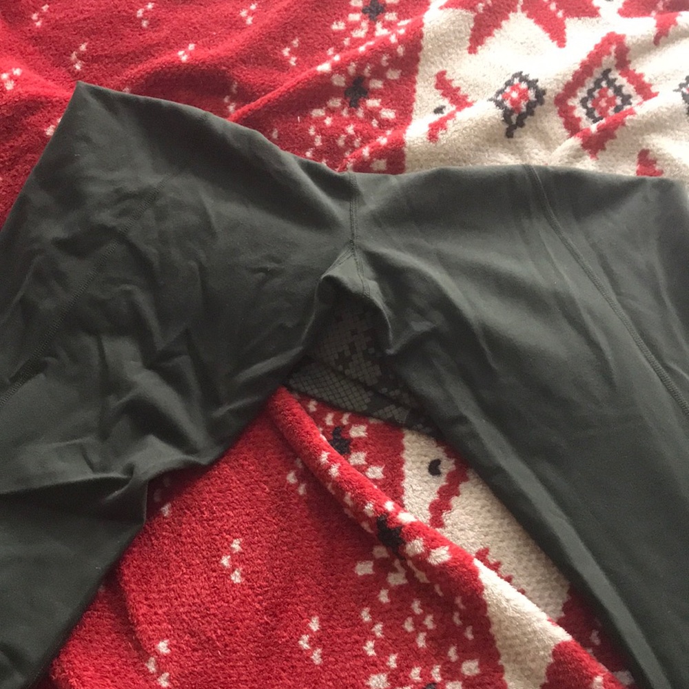 Lululemon yogas!